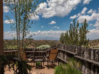 Casa de Caballo 2 Bedrooms Sleeps 6 Patio Pool Access Fireplaces