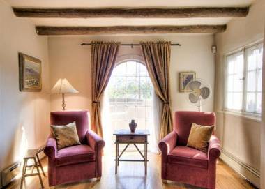 Harmony House 3 Bedrooms 2 wood fireplaces 3 patios