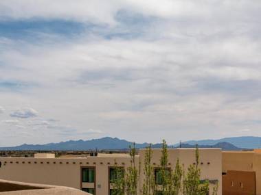 Cactus Flower 1 BR Heated Pool Hot Tub Sleeps 4