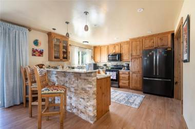 Casa Zia 3 Bedroom Fireplace Grill Patio Wi-Fi Sleeps 6