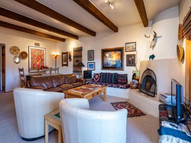 Cielo Grande 305 2 Bedrooms HDTV Pet Friendly Sleeps 6