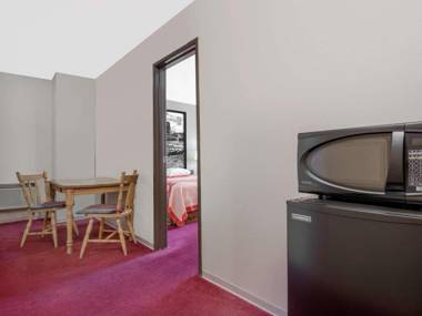 Super 8 by Wyndham Taos