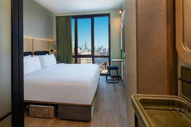 Moxy Brooklyn Williamsburg