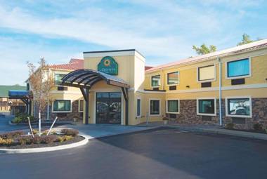 La Quinta Inn by Wyndham Buffalo Airport