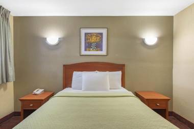 Days Inn by Wyndham Elmsford