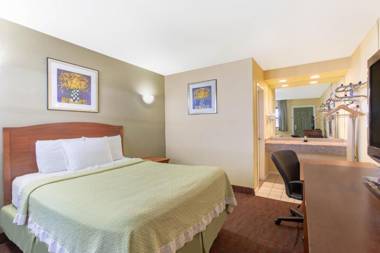 Days Inn by Wyndham Elmsford