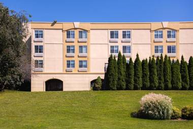 Baymont by Wyndham White Plains - Elmsford