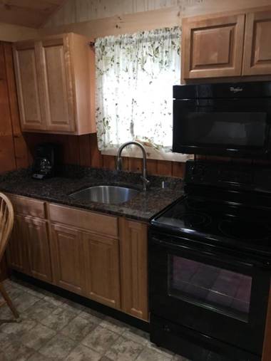 Lake George Diamond Cove Cottages Cabins & Hotel