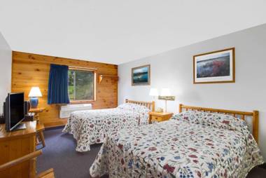 Super 8 by Wyndham Lake George/Warrensburg Area