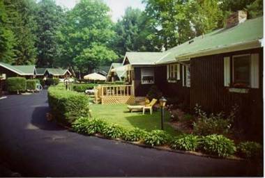 Amber Lantern One-Bedroom Cottage