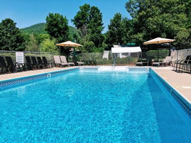 Adirondack Sunrise Lodge