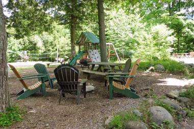 Hide-A-Way Waterfront Cottages