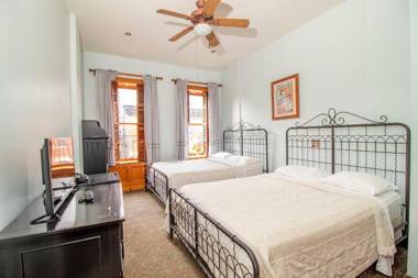 Blue Moon Boutique Hostel & Hotel