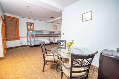 Blue Moon Boutique Hostel & Hotel