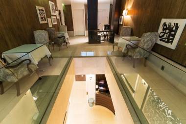 City Club Hotel