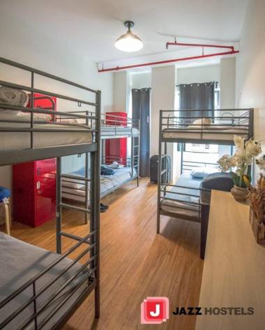 Jazz on Columbus Circle Hostel