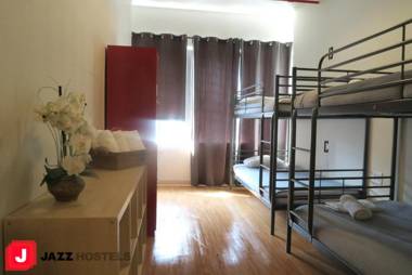 Jazz on Columbus Circle Hostel