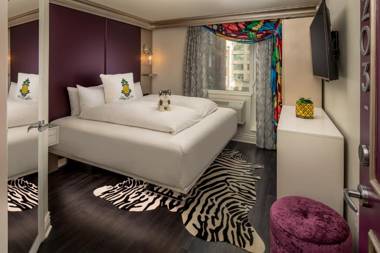 Staypineapple An Artful Hotel Midtown New York