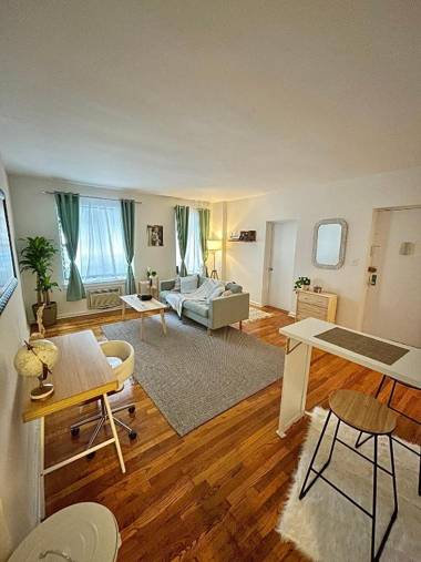 Cozy Entire Apartment Close to Central Park