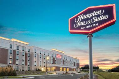 Hampton Inn & Suites Newburgh Stewart Airport NY