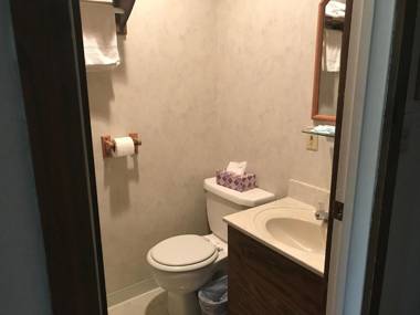 Lake Ontario Motel & Inn