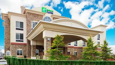 Holiday Inn Express Hotel & Suites East End an IHG Hotel