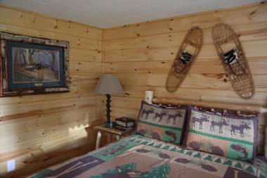 Rowe's Adirondack Cabins of Schroon Lake