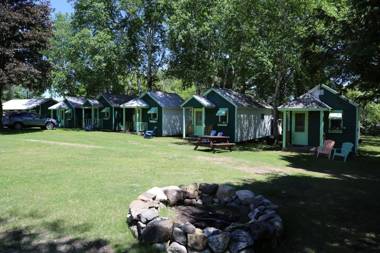 Rowe's Adirondack Cabins of Schroon Lake