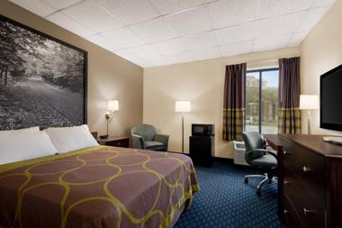 Super 8 by Wyndham Liverpool/Syracuse North Airport