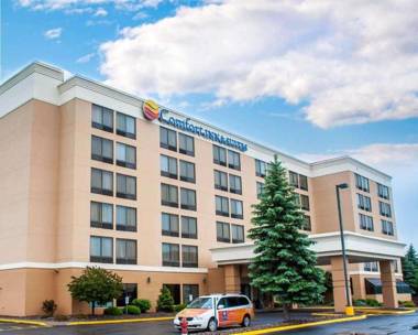 Comfort Inn & Suites Watertown