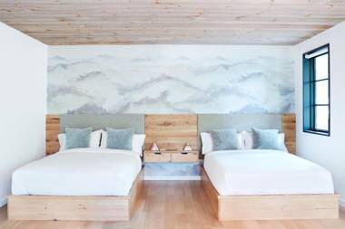 Woodstock Way Hotel