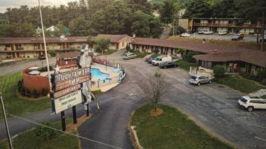 The Mountaineer Inn - Asheville