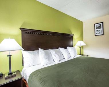 Econo Lodge Biltmore