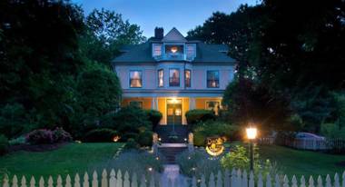 The Lion and the Rose Bed and Breakfast