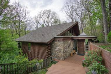 Blissful Bear Private Cabin Retreat