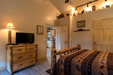 Calhoun House Inn & Suites