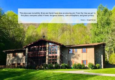 The Hive Lodge-with views of the Smokies