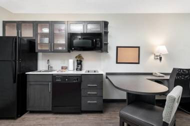 Candlewood Suites - Charlotte - Arrowood an IHG Hotel