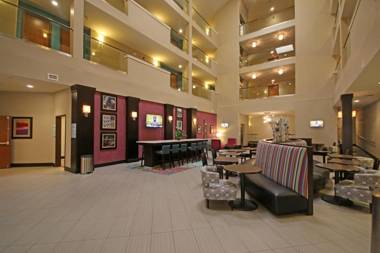 Holiday Inn Express & Suites Charlotte North an IHG Hotel