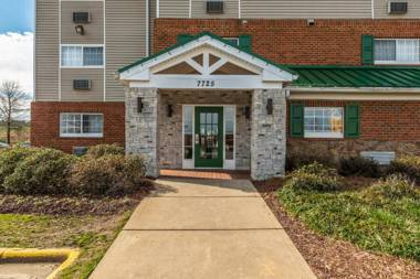 HomeTowne Studios & Suites by Red Roof Charlotte - Concord