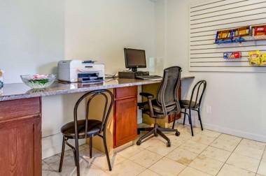 Quality Inn & Suites Creedmor - Butner