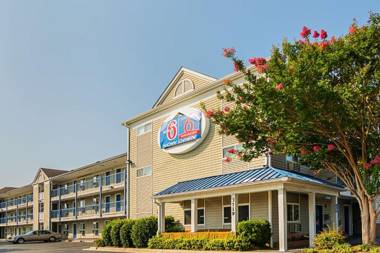 Motel 6-Fayetteville NC - Fort Bragg Area