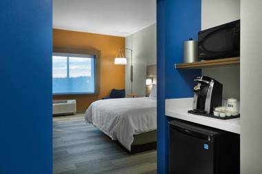 Holiday Inn Express & Suites - Fayetteville South an IHG Hotel