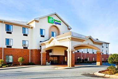 Holiday Inn Express Forest City an IHG Hotel