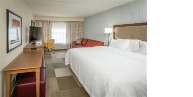 Hampton Inn & Suites Forest City