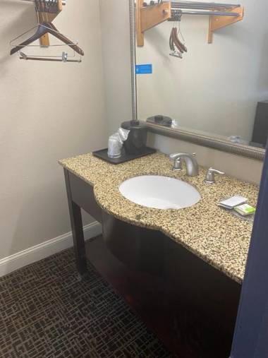 Fairview Inn - Greensboro Airport