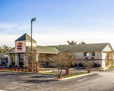 Econo Lodge & Suites