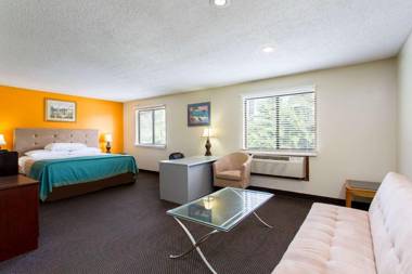 Super 8 by Wyndham Greensboro/Coliseum/Conv.