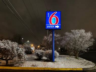 Motel 6-Greensboro NC - Airport