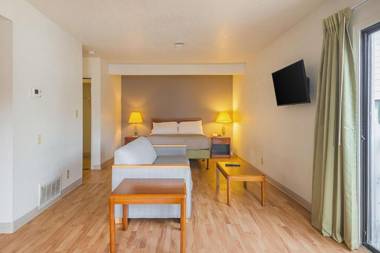 Studio 6-Greensboro NC